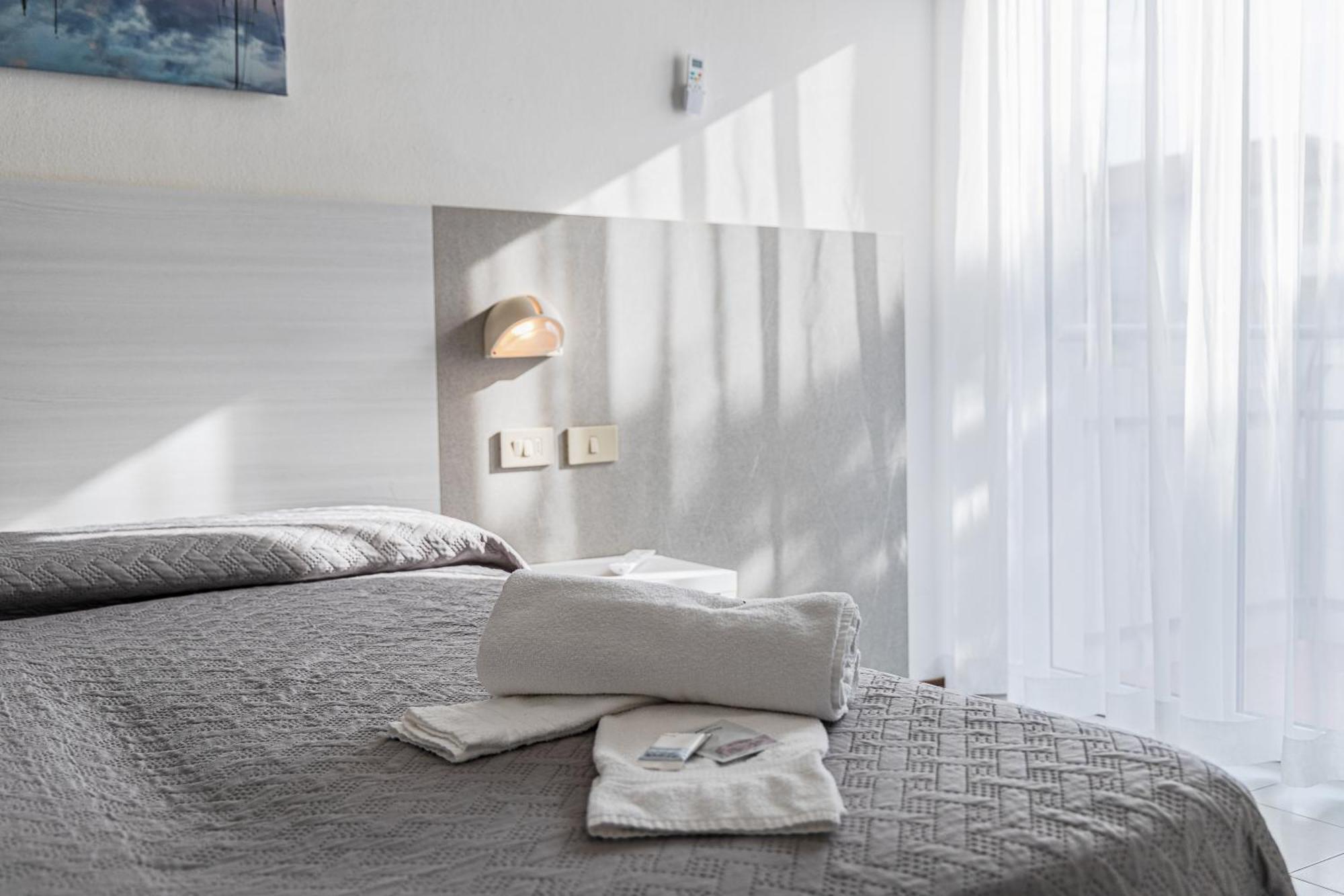 Hotel Astrid Cervia Eksteriør bilde
