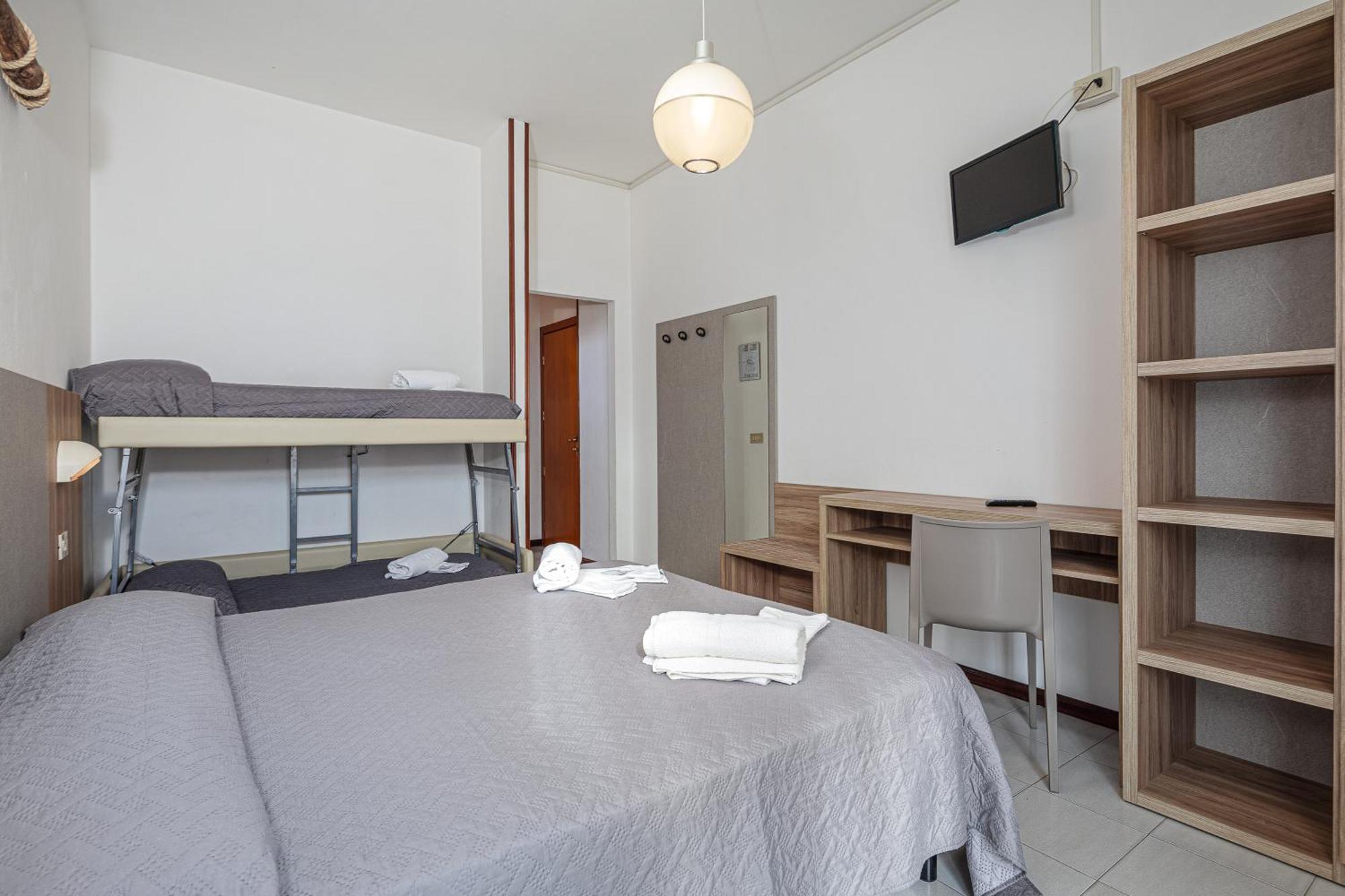 Hotel Astrid Cervia Eksteriør bilde