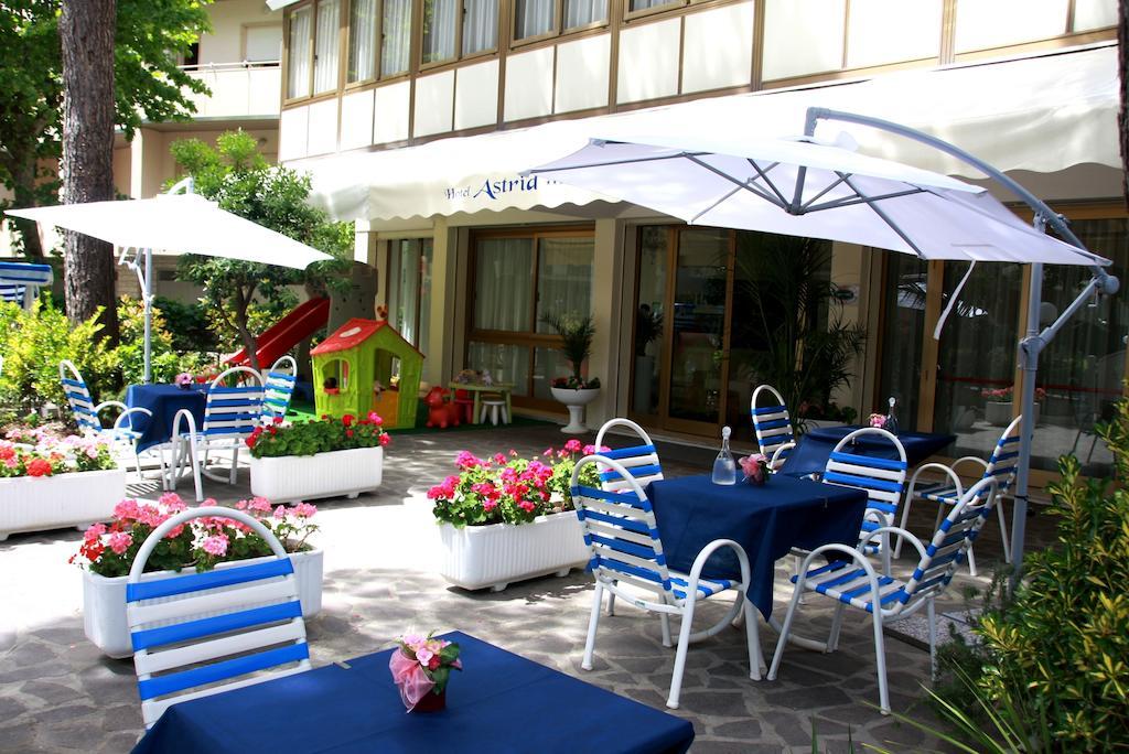 Hotel Astrid Cervia Eksteriør bilde
