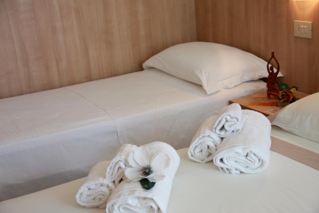 Hotel Astrid Cervia Eksteriør bilde